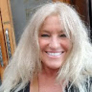 Meet your Posher, Valarie